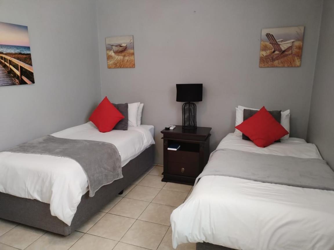 Lagoon Breeze Guest House Knysna Extérieur photo